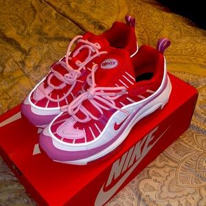 Women’s Nike Air Max size 6